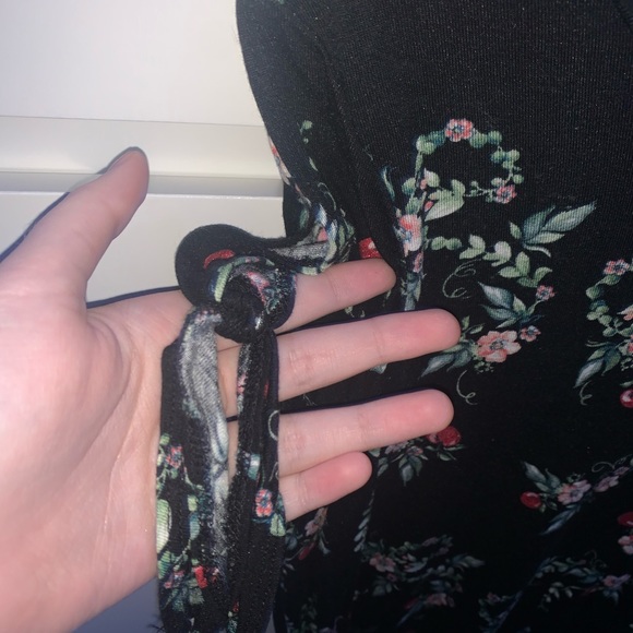 Disney Lauren Conrad Blouse Snow White Women’s Medium Glittery Apples Floral Top - Picture 5 of 8